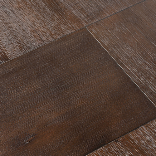 Orechový finiš – zvýrazňuje prirodzenú kresbu dreva