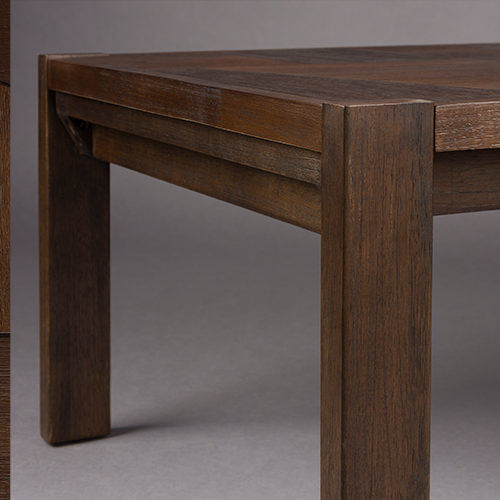 Stabilná konštrukcia – robustné nohy zabezpečujú pevnosť