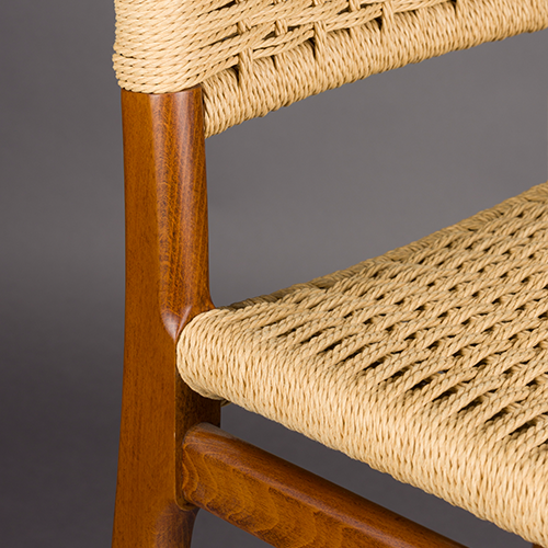 Optimalizovaná výška sedu – vhodná pre kuchynské ostrovčeky