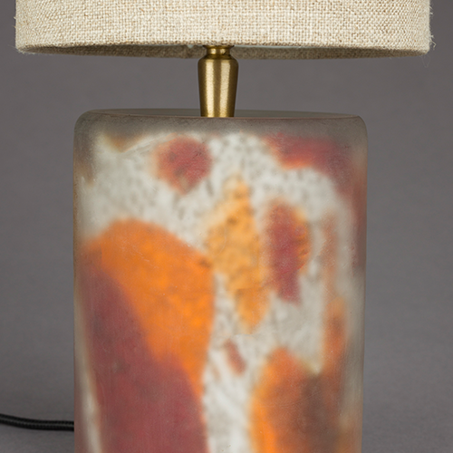 Dekoratívny, mierne umelecký vzhľad skla