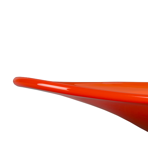 
Tenký, elegantne tvarovaný okraj