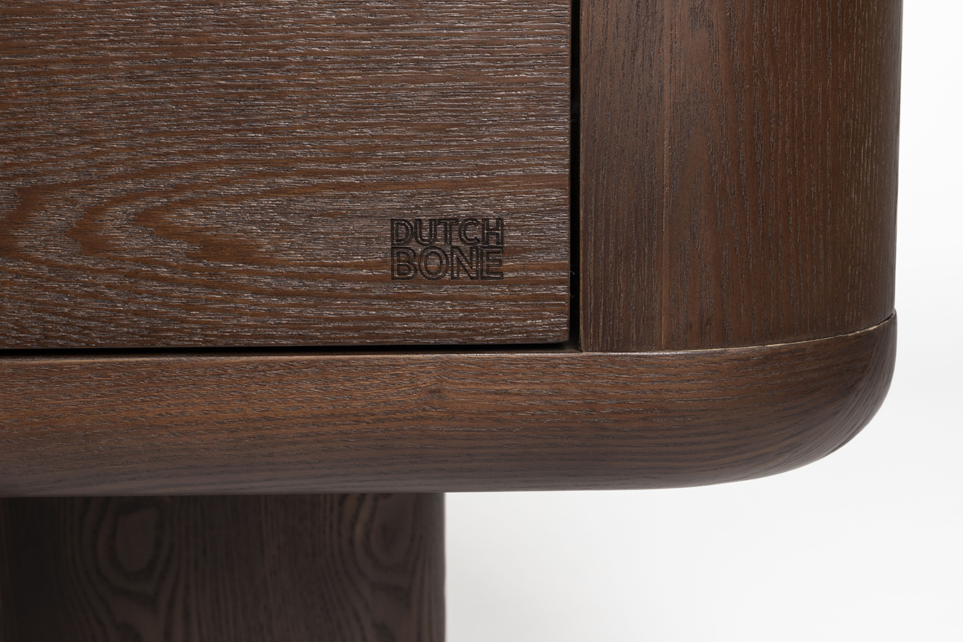 Dutchbone Herman drevená komoda 7