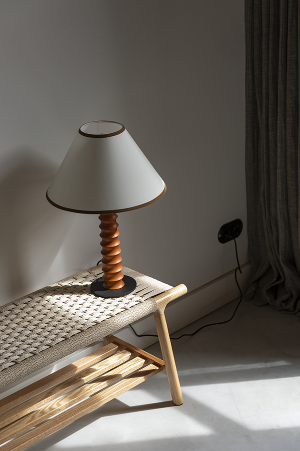 Dutchbone Horace stolná lampa 9