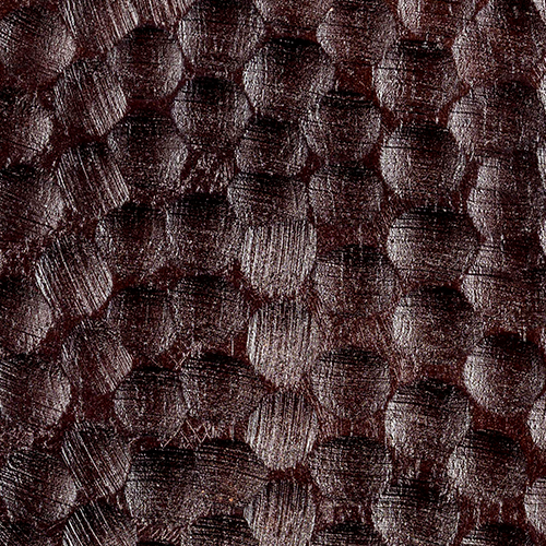 Nepravidelný reliéf vytvára autentický remeselný vzhľad