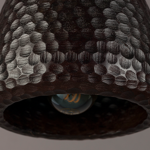 Tmavý orechový odtieň – elegantný a nadčasový farebný tón