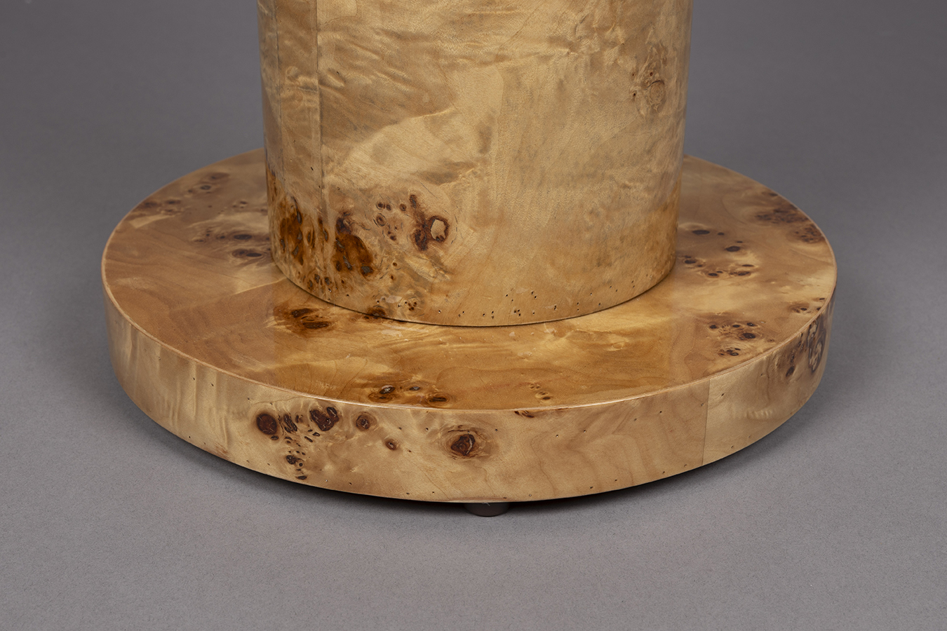 Dutchbone Quinn odkladací stolík 11