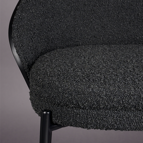 Ergonomicky tvarovaný sedák