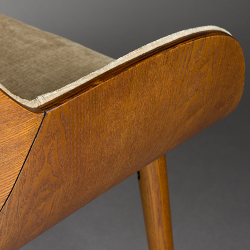 Pevné spojenie sedadla s konštrukciou – zvyšuje nosnosť a odolnosť