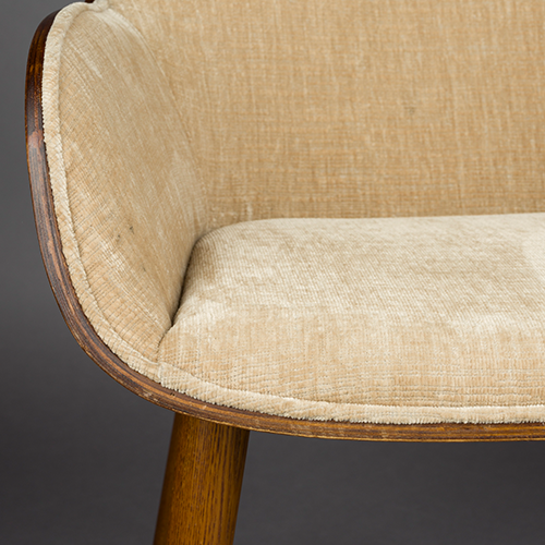 Ergonomicky tvarované operadlo