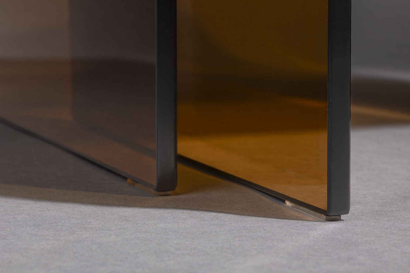 Dutchbone Vetro odkladací stolík 11