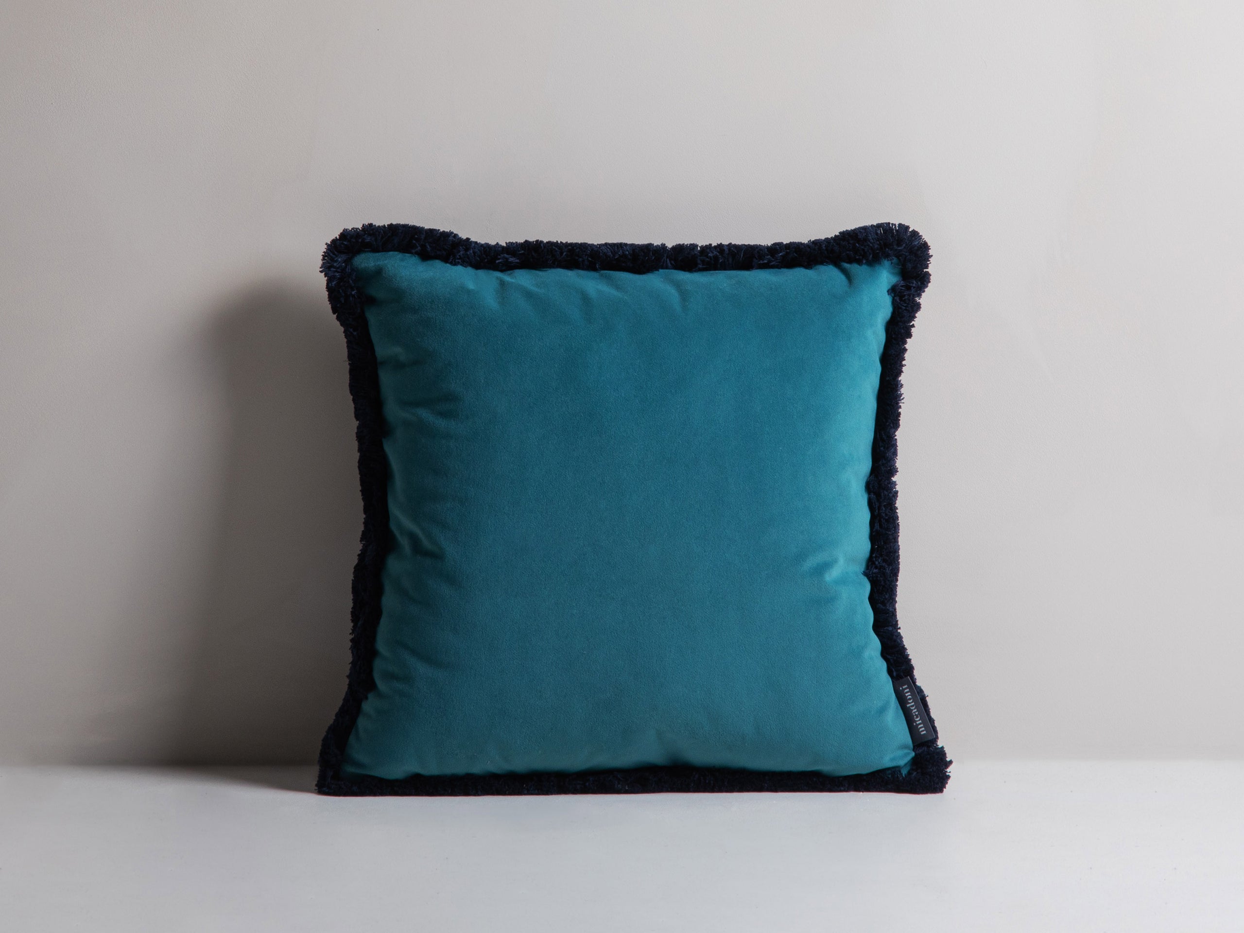 Micadoni Hippy dekoratívny vankúš 45 × 45 × 14 cm - Zamat Matt Velvet 75 + B6 (Mat75b6) - TYRKYSOVÁ - 45 × 45 × 14 cm