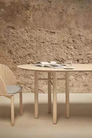 Teulat Junco drevený jedálenský stôl 1
