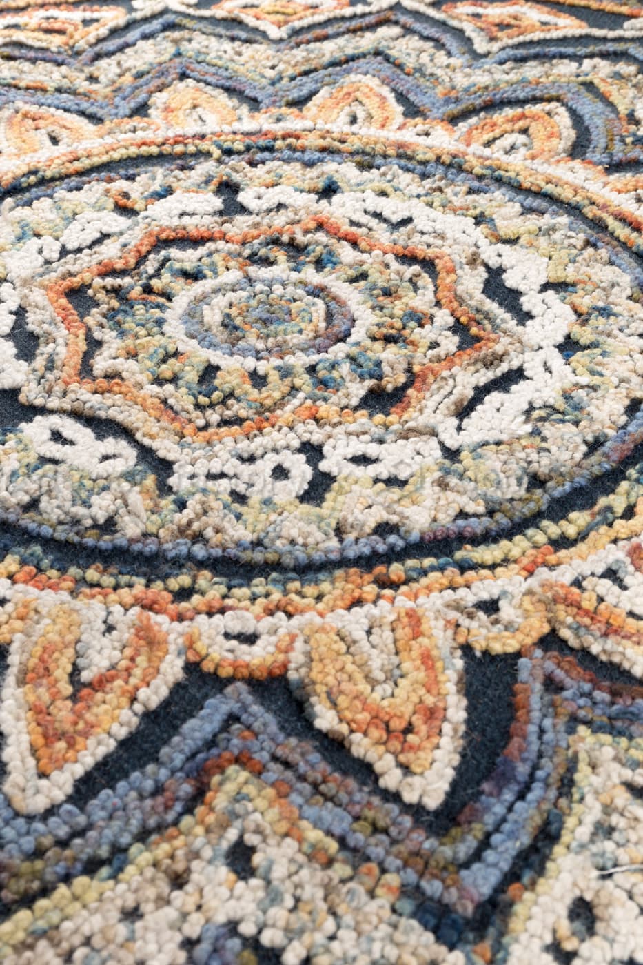 Dutchbone Pix kruhový koberec