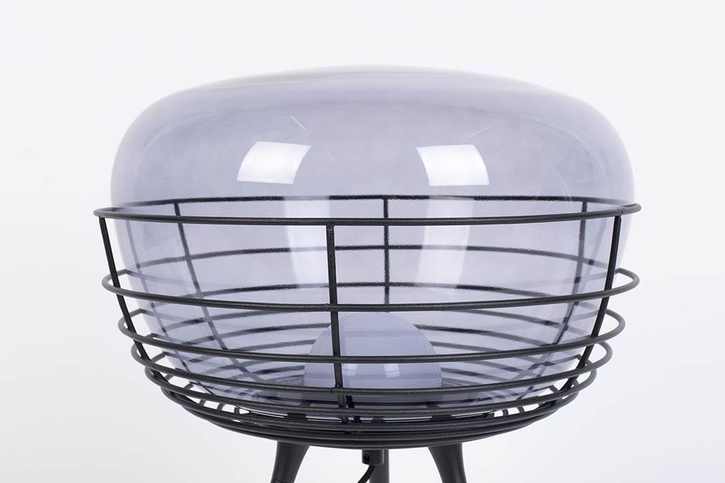 Zuiver Smokey dizajnové stolné svietidlo